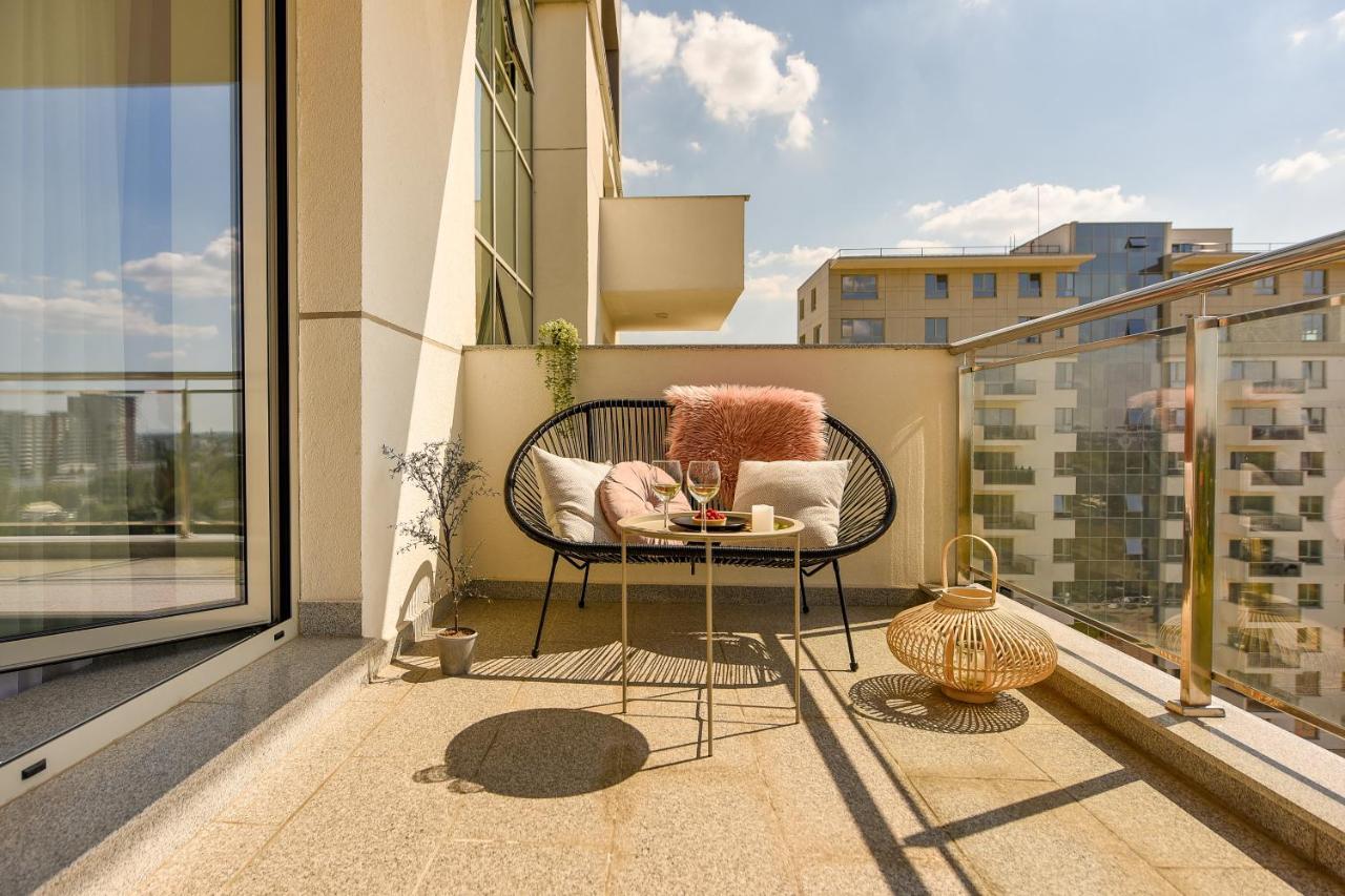 Eye Candy Romexpo 2-Bedroom With Free Parking Bukarest Kültér fotó