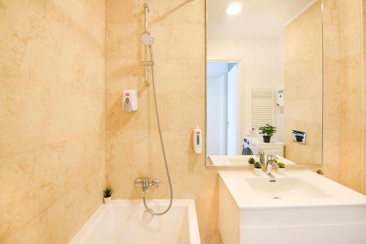 Eye Candy Romexpo 2-Bedroom With Free Parking Bukarest Kültér fotó